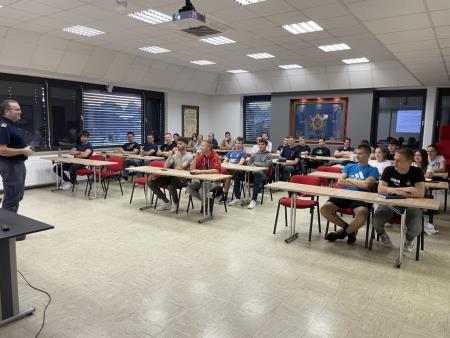 4 Kandidati za operativne gasilce na predavanjih Gasilske taktike